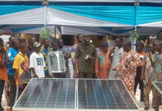 Le Préfet Megbedji et Jules Tohountode donnent le top de la foire des énergies solaires à Dogbo