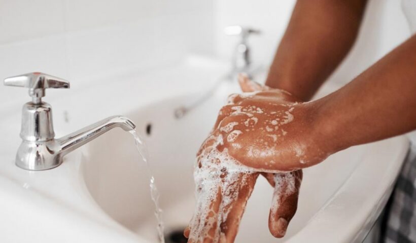 Gants ou hygiènes des mains : l’OMS fait un important rappel